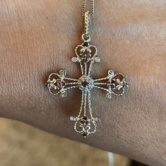 Silver New Beautiful Cross with Chain - Picture 1 of 3